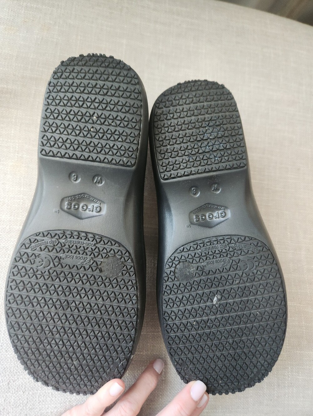 CROCS Women's Slip In Clogs Charcoal Leopard-Print Black And Gray Dual Comfort - Picture 8 of 8